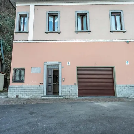 Casa La Rivetta By Halldis * Донго